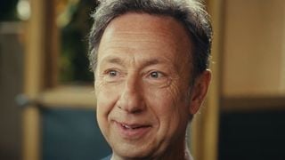 "C'est une première" : Stéphane Bern lance sa chaîne YouTube et invite une star de la plateforme pour l'inaugurer