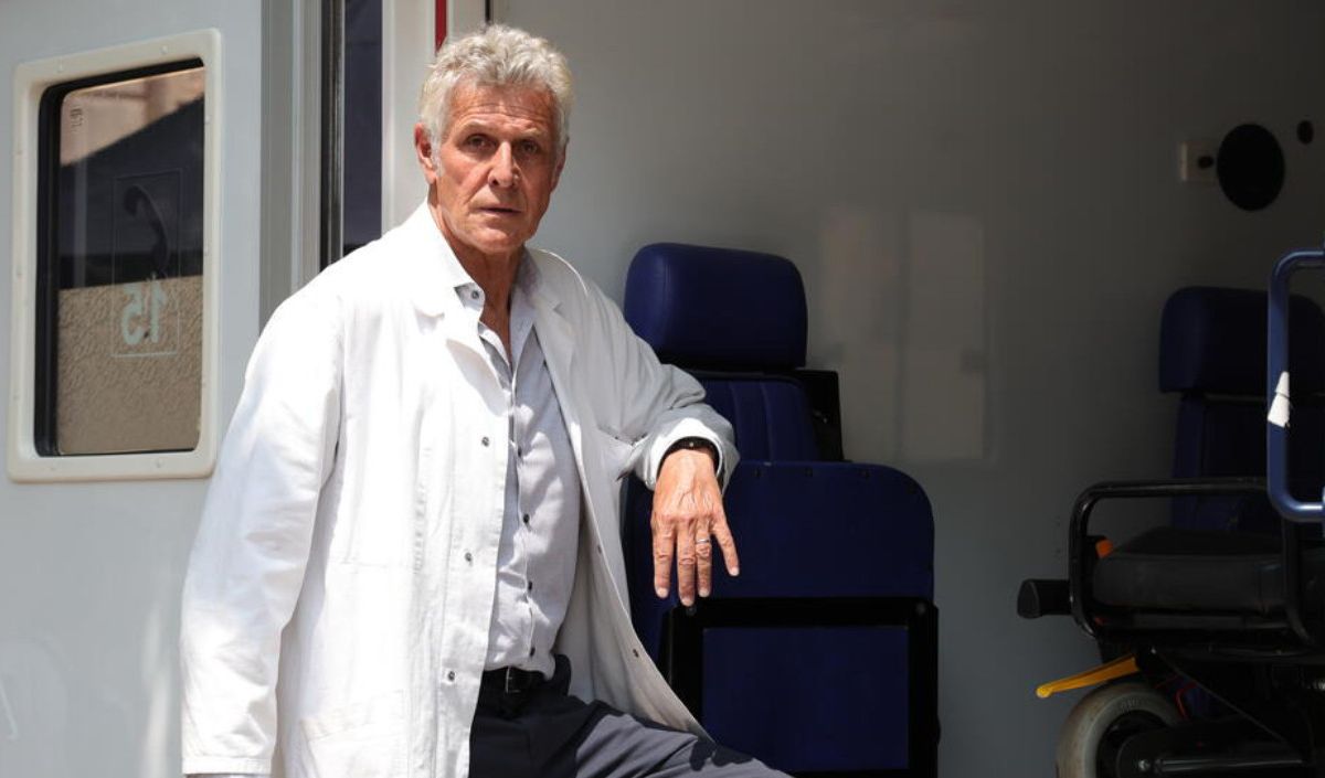 "Une immense tristesse" : TF1 et la production de "Demain nous appartient" réagissent à la mort de Pierre Deny