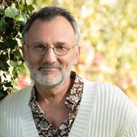 "Sous le choc", Frédéric Lopez annonce le décès de Marc De La Ménardière ("Mille et une vies rêvées" sur France 2)