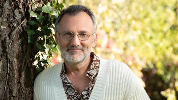 "Sous le choc", Frédéric Lopez annonce le décès de Marc De La Ménardière ("Mille et une vies rêvées" sur France 2)